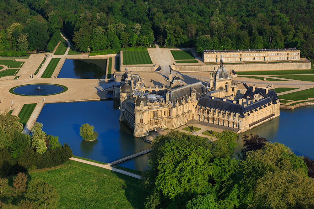 vue du château de chantilly, lieu de réception et événementiel