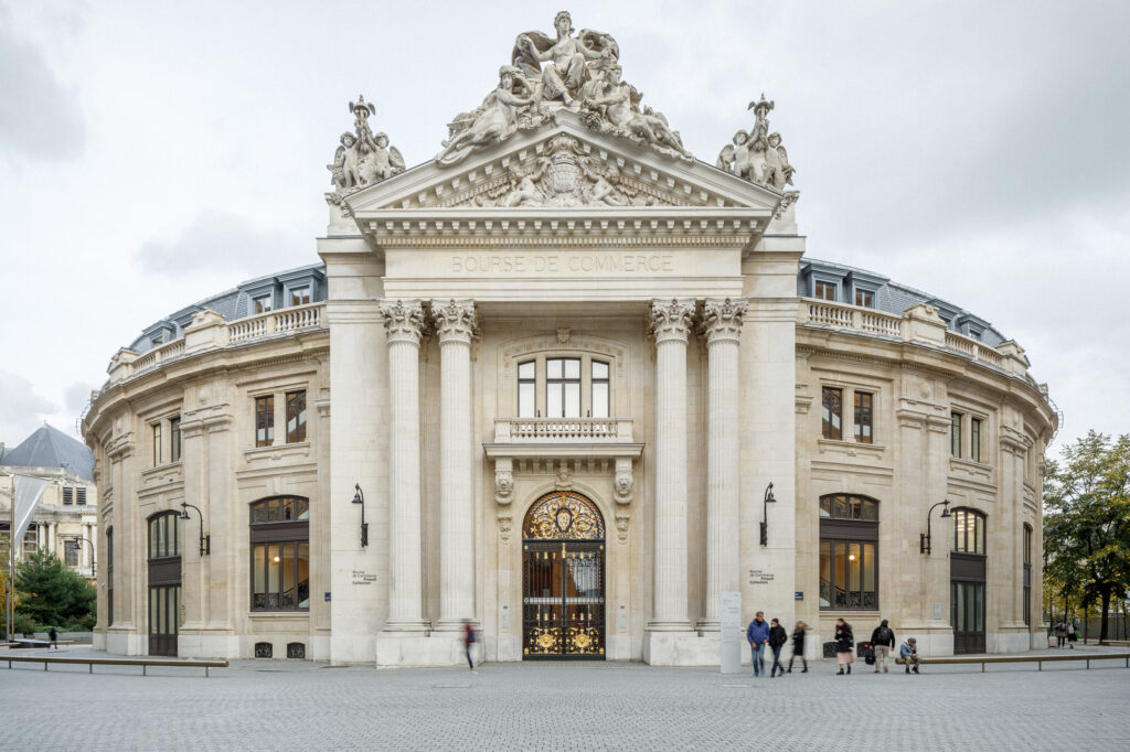 Lieu de réception La Bourse du commerce, traiteur référencé fleur de mets